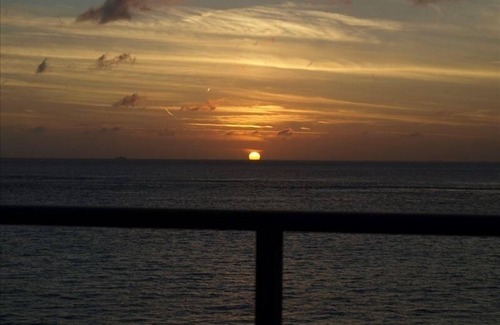 Zona Hotelera Norte Condo | Beachfront Studio for Two-All Amenities half the price NrTown Snorkel A1 NoCoast