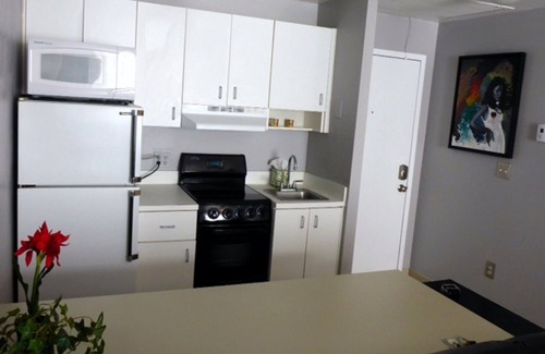 South Pointe Apartment | BEACHFRONT STUDIO ON OCEAN DRIVE-slps up to 4