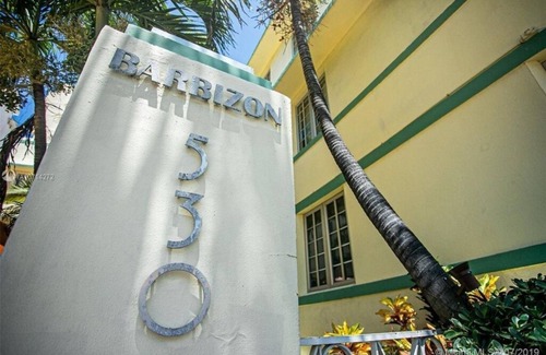 South Pointe Apartment | BEACHFRONT STUDIO ON OCEAN DRIVE-slps up to 4