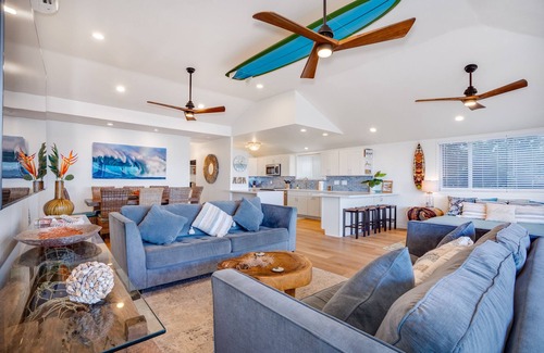 Haleiwa House | Beachfront | Sunsets | Spa | Surf Spot