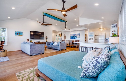 Haleiwa House | Beachfront | Sunsets | Spa | Surf Spot