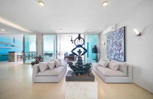 Miramar House | Beachfront Upscale House in Telchac