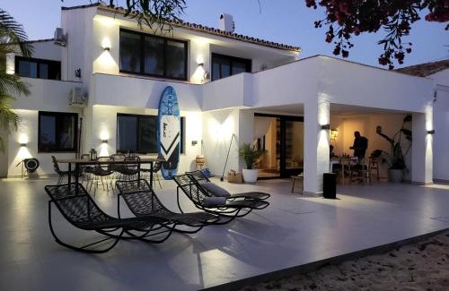 Buenas Noches Villa | Beachfront Villa