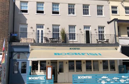 Weymouth Apartment | Beachfront with balcony 1st Floor apartment "The Beaches"