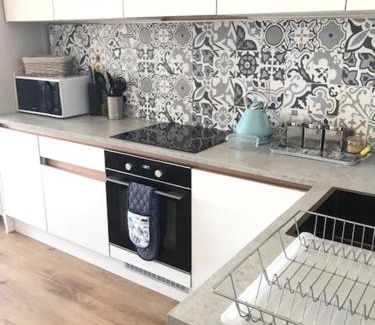 Weymouth Apartment | Beachfront with balcony 1st Floor apartment "The Beaches"