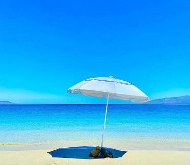 La Ventana Apartment | BeachFront with Jacuzzi Bahía Turquesa