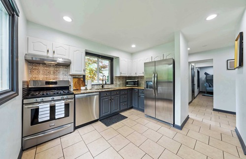 Beach Park House | BeachPark Vacation Getaway- Naval-Pool Table-Grill