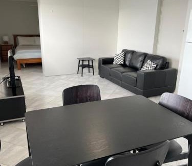 Ripon Apartment | Beachside & Jetty View Apartment 7 - Sea Eagle Nest Apartment