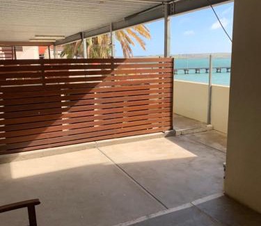 Ripon Apartment | Beachside & Jetty View Apartment 4 - First Mate Apt limited sea view