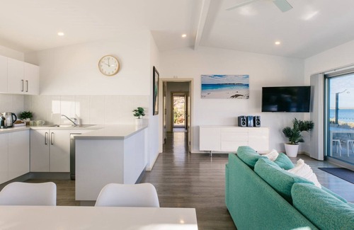 Lake Wangary House | Beachside owns one of the best positions in Coffin Bay Absolute Beachfront