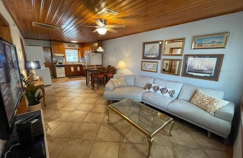 Ash House | Beachside Retreat