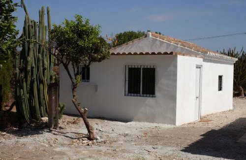 Almayate Bajo Apartment | Beachside Studio in Peaceful Almayate