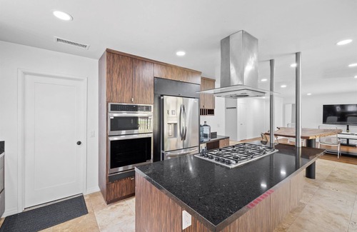 Olde Carlsbad House | Beachside Work & Creativity Retreat