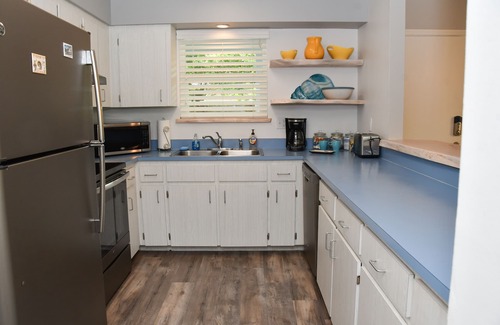 Coquina Gables Apartment | Beachy Getaway–Cozy, Clean & Equipped w/All Essentials! Relax, Enjoy & Refresh!