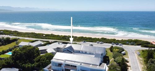 Robberg Beach Apartment | Beachy Head Hideaway 9 - Overlooks Rob 5 Beach