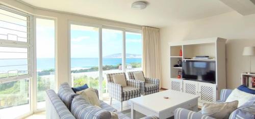 Robberg Beach Apartment | Beachy Head Hideaway 9 - Overlooks Rob 5 Beach