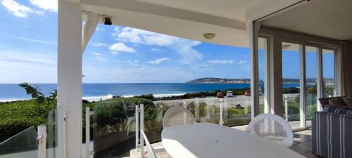 Robberg Beach Apartment | Beachy Head Hideaway 9 - Overlooks Rob 5 Beach