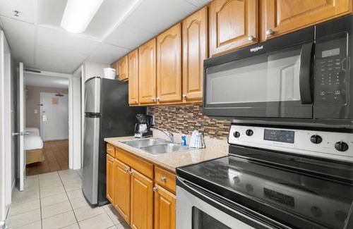 Myrtle Beach Hotel | Beachy Oceanfront Suite 7th Flr With Breakfast