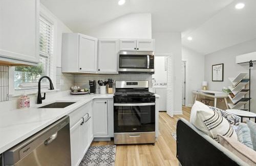 Valparaiso House | Beacons' Nest, Valpo U, Downtown & Dunes