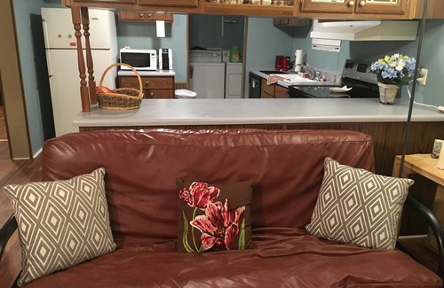 Lindseyville House | Bear Creek Getaway- Mammoth Cave & Nature Lovers Retreat!