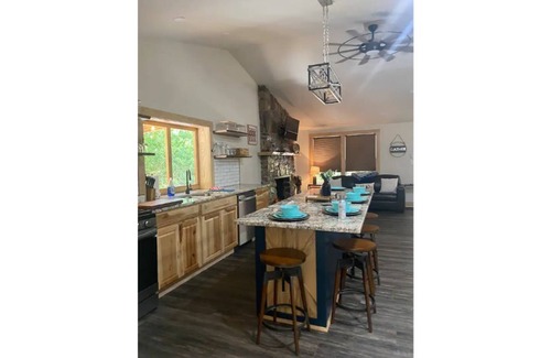 Vesuvius House | Bear Den Cottage