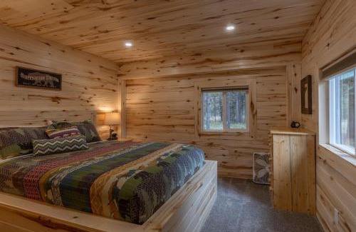 Island Park Apartment | Bear Den - Fire pit -Hammocks -BBQ -Yellowstone