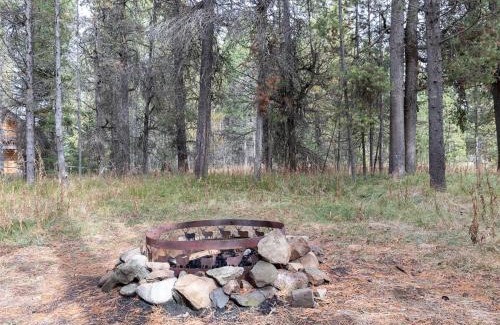 Island Park Apartment | Bear Den - Fire pit -Hammocks -BBQ -Yellowstone