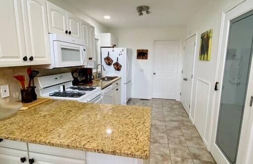 Mineral Bluff Cottage | "Bear Den" MTN Views, Hot Tub, & Secluded