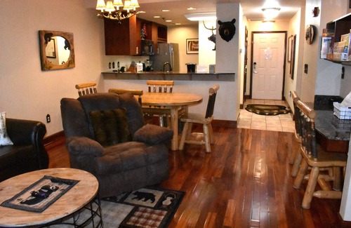 Pigeon Forge Condo | Bear Elegance in the Heart of Pigeon Forge