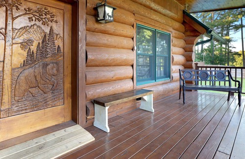 West Fork House | Bear Lodge - Log Cabin with pool - 7 Bedrooms
