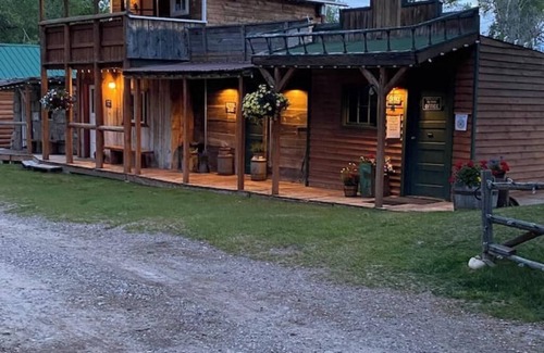 Heise Apartment | Bear's Den At Mountain River Ranch