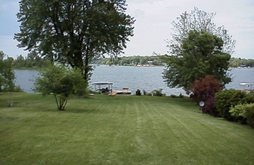 Lake Ripley House | Bears Den: Year-round Comfortable 4-bdrm house on Lake Ripley in Cambridge WI