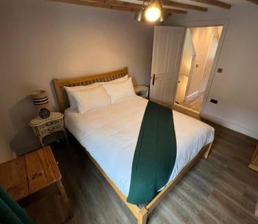 Newark Hotel | Beaumond Cross Inn