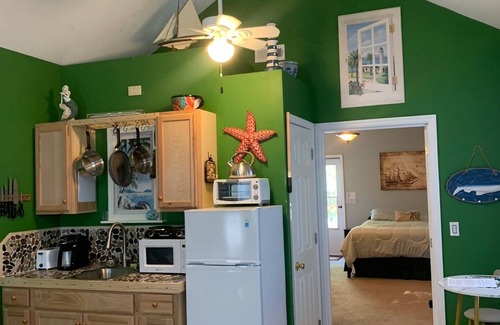 Pawleys Island Apartment | Beautiful 1BR Apt. Near Beach! Inc. Kit, Bath & LR