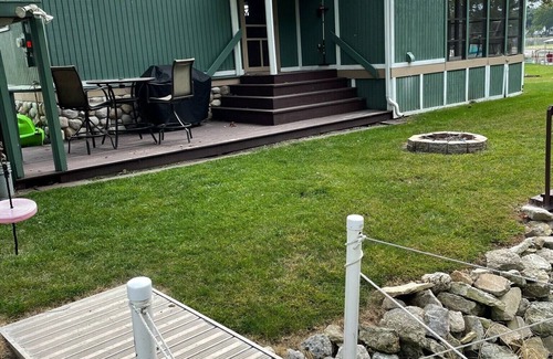 Brimfield House | Beautiful 2 bd 1bath Lake cottage. boat dock , fire pit, screened porch