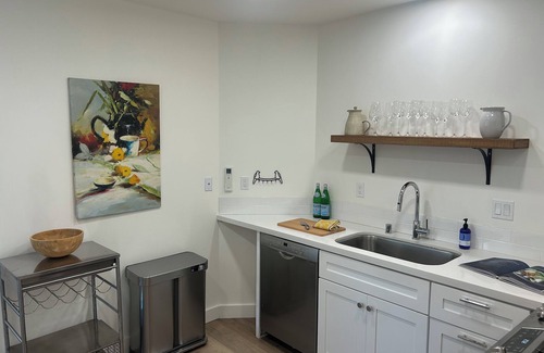 Corte Madera House | Beautiful 2-bedroom Bungalow - Walking Distance to Shops & Restaurants