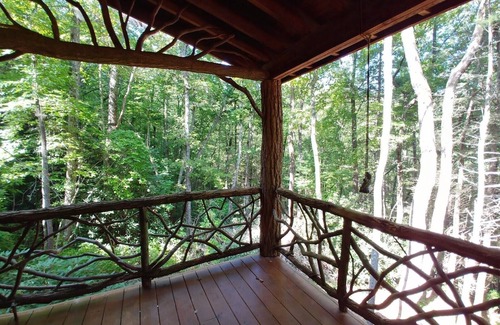 Clayton Cabin | Beautiful 2 bedroom/2 bathroom cabin with a loft!