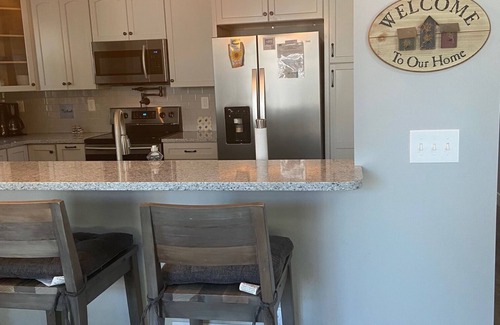 Lakeside House | BEAUTIFUL 2019 LAKESIDE CLASSIC HOME! Golf Cart Included April-November!