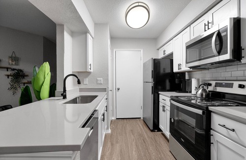 University Hills and Windsor Park Apartment | Beautiful 2BD/2BA in University Hills 8130