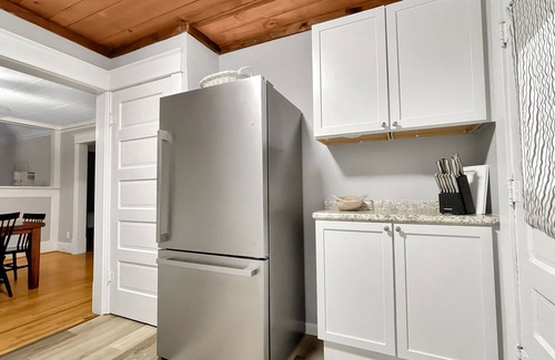 North of Grand House | Beautiful 2BR N of Grand near Downtown