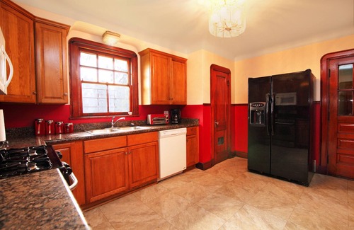 Jefferson House | Beautiful 3 Bedroom 1 mile to Ochsner Hospital