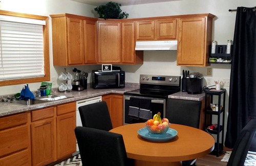 Milwaukee House | Beautiful 3br, 1.5 bath townhouse centrally located in the heart of Milwaukee.