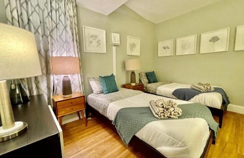 North End Apartment | Beautiful 3BR 3BA Duplex parking Best Location Boston