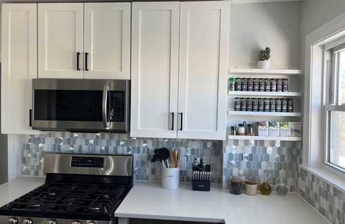 Medford Apartment | Beautiful 3BR+Office+Parking+Backyard near Boston-Cambridge.