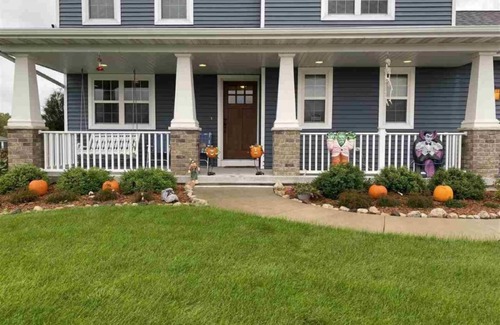 Butte Des Morts House | BEAUTIFUL 4 BED/3 BATH HOME MINUTES FROM EAA