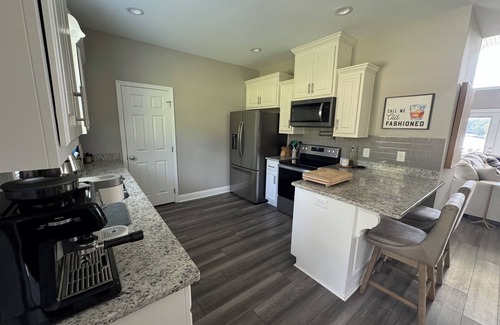 Jacksons' Gap House | Beautiful 4-bedroom Lakefront Retreat Located in Peaceful Cove at Lake Martin!