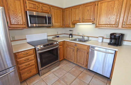 West Dover House | Beautiful 4 BR Townhome minutes from Mt Snow