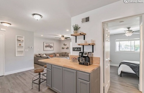 Simi Valley House | Beautiful 4bd Mini-Farm Stay in Simi Valley with Hot Tub