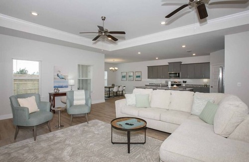 Foley House | Beautiful 4BDR Foley, pet friendly,15mins to beach