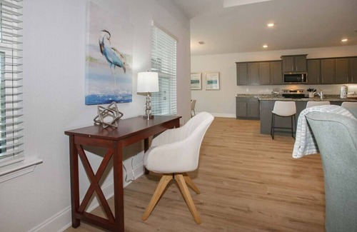 Foley House | Beautiful 4BDR Foley, pet friendly,15mins to beach